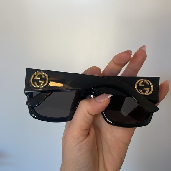 Black Gucci Logo Sunglasses - Picture 11 of 13